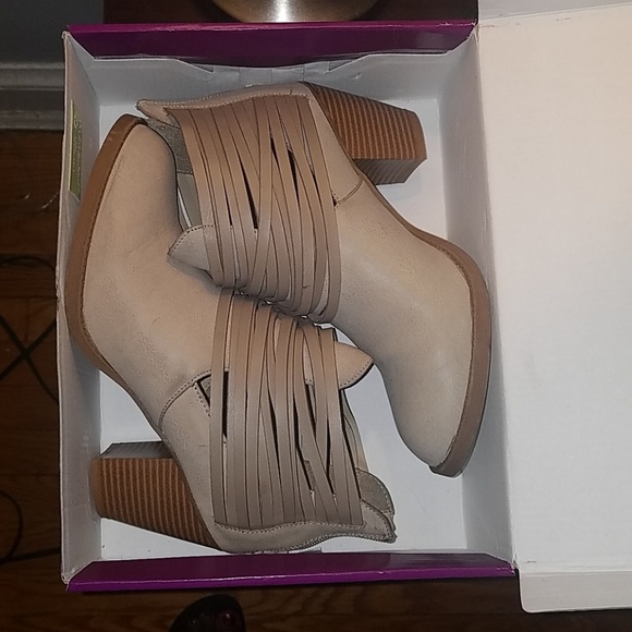 Rampage Shoes - Rampage Verna sand booties
